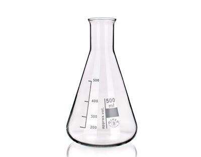 Erlenmeyers de haute qualité en verre borosilicaté pour les laboratoires de chimie et biologie . Etant de forme conique avec une vaste base et un col étroit ou large, qui permet d’agiter les diverses solutions sans risque de renversement.