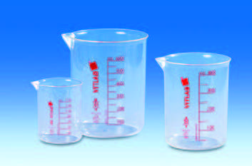 Béchers de haute qualité en plastique pour les laboratoires de chimie et biologie .  Carafe graduée en plastique, équipée d'une anse.