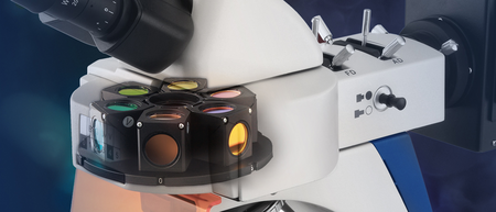 Microscope à Fluorescence pour les professionnels Microscope Droit ou Inversé avec un  design ergonomique, robuste et extrêmement stable, combiné avec le système optique de haute qualité est une référence dans cette catégorie des microscopes à fluorescence